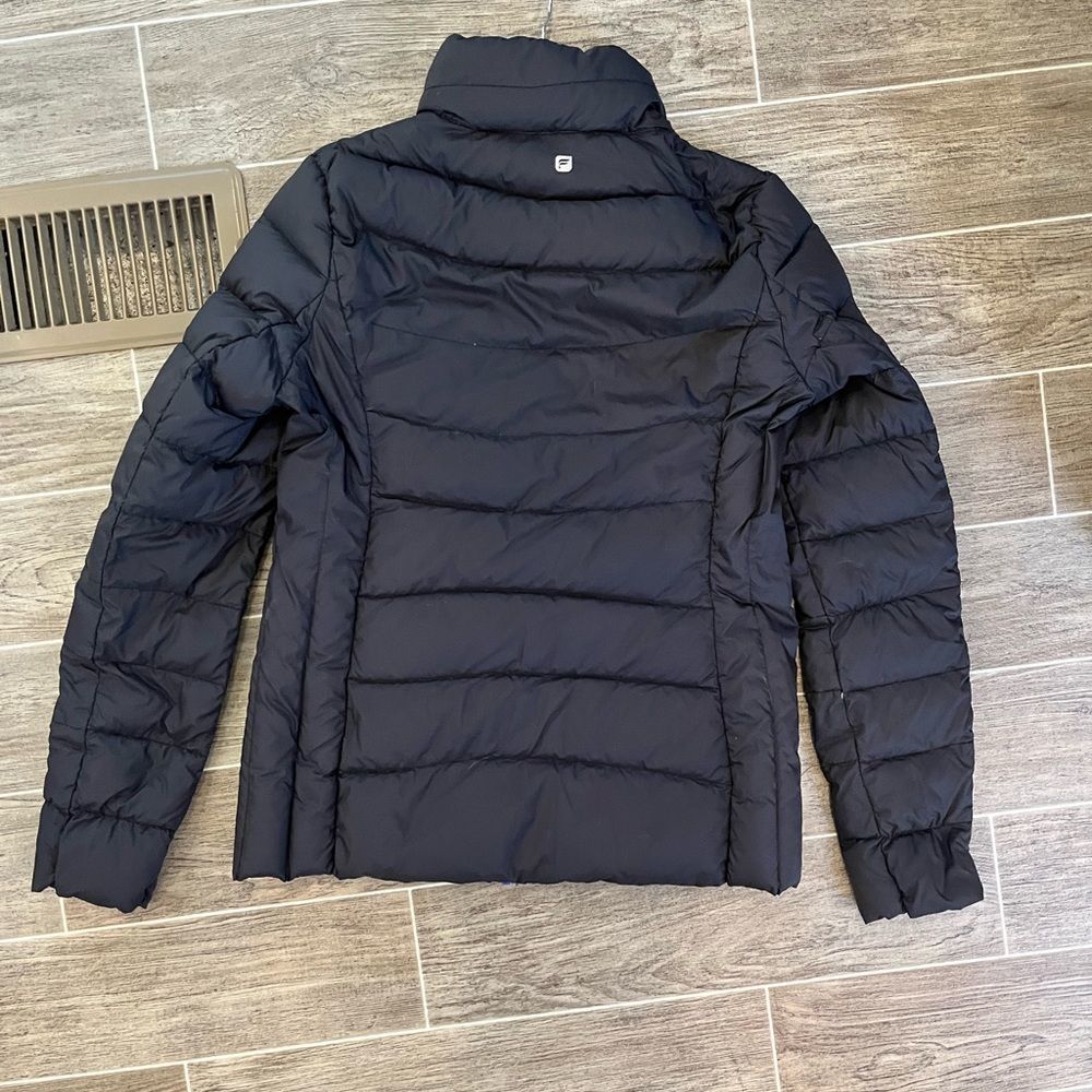 𝅺Fabletics  jacket. Size medium. Brand new condition. Black/blue. Zip up. - Picture 16 of 16